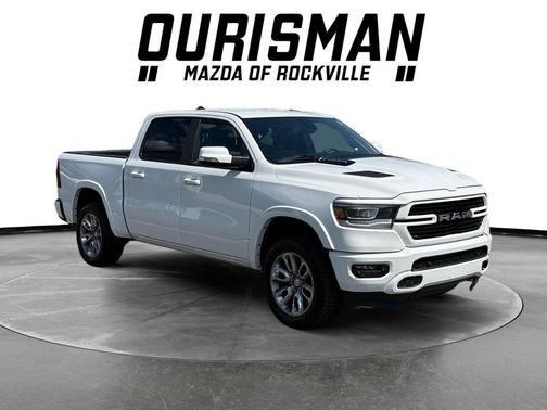 Bright White Clearcoat 2020 RAM 1500 Laramie