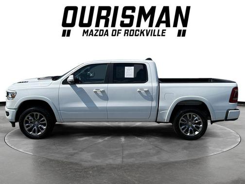 Bright White Clearcoat 2020 RAM 1500 Laramie