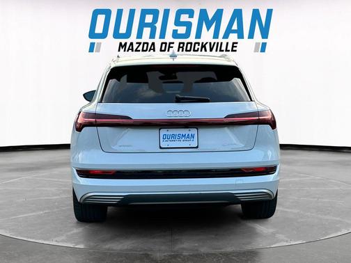 2021 Audi e-tron Premium