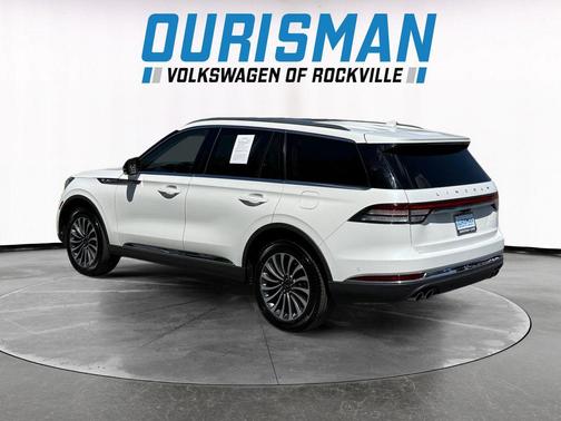 Pristine White Metallic Tri-Coat 2024 Lincoln Aviator Reserve AWD