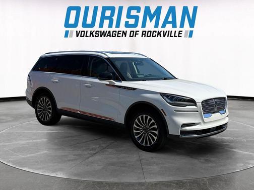 Pristine White Metallic Tri-Coat 2024 Lincoln Aviator Reserve AWD
