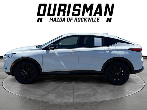 Summit White 2024 Buick Envista Sport Touring FWD