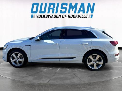 2019 Audi e-tron Premium Plus