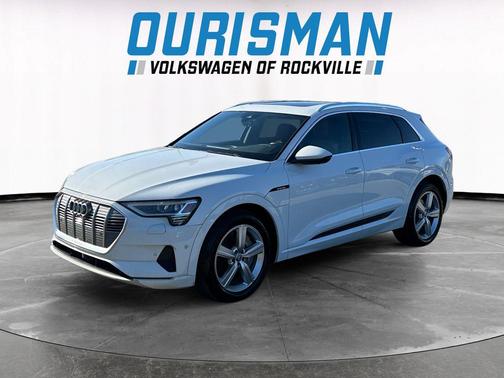 2019 Audi e-tron Premium Plus