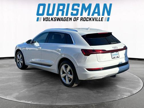 2019 Audi e-tron Premium Plus