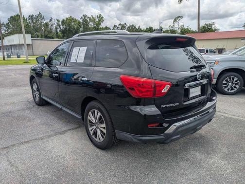 Magnetic Black Pearl 2020 Nissan Pathfinder SV