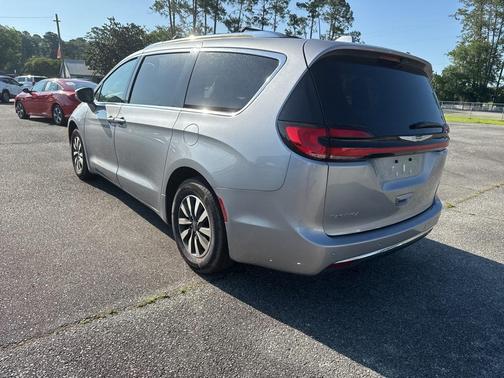 2021 Chrysler Pacifica Touring-L