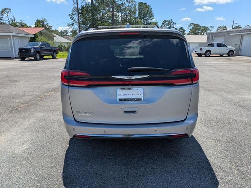 2021 Chrysler Pacifica Touring-L