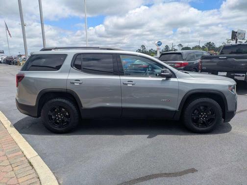 Sterling 2023 GMC Acadia AT4