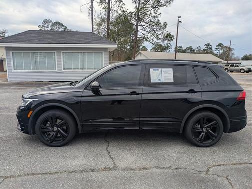 2023 Volkswagen Tiguan 2.0T SE R-Line Black