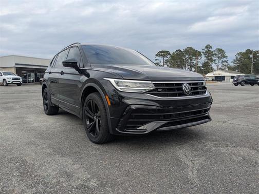 2023 Volkswagen Tiguan 2.0T SE R-Line Black