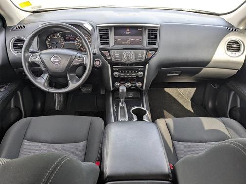 2020 Nissan Pathfinder SV
