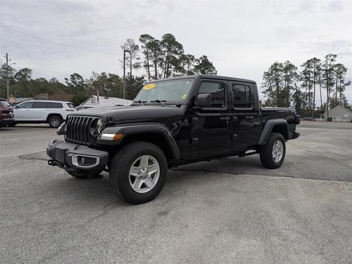 2022 Jeep Gladiator Sport