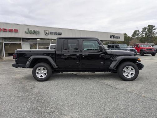 2022 Jeep Gladiator Sport