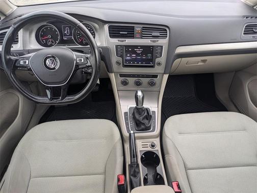 2017 Volkswagen Golf TSI S 4-Door