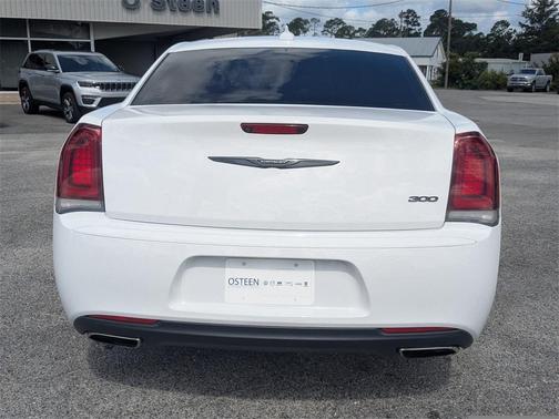 2020 Chrysler 300 Touring