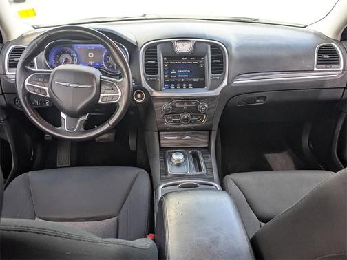 2020 Chrysler 300 Touring