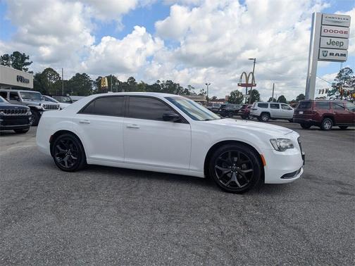 2020 Chrysler 300 Touring