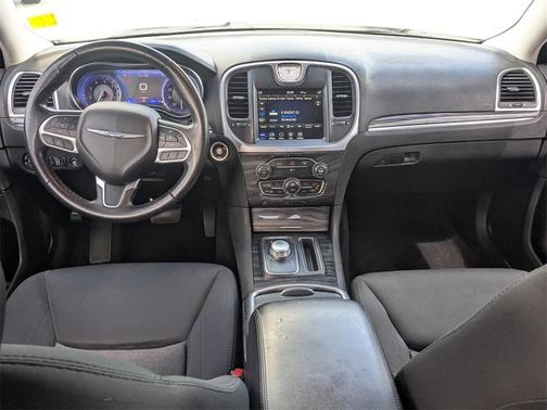2020 Chrysler 300 Touring