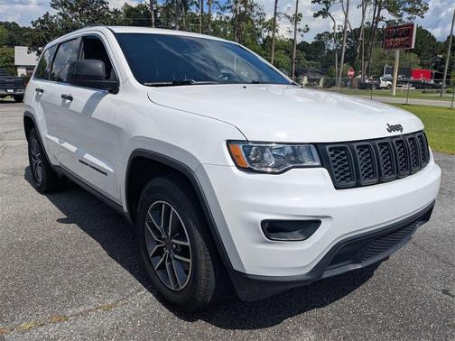 2020 Jeep Grand Cherokee Laredo E