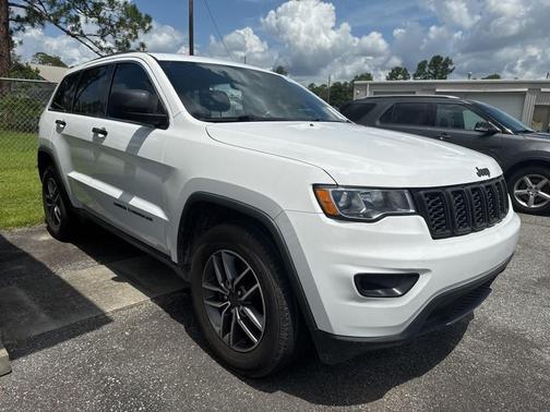 2020 Jeep Grand Cherokee Laredo E