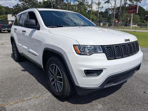 2020 Jeep Grand Cherokee Laredo E