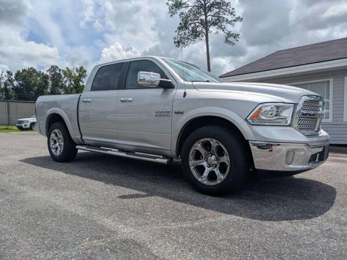 Bright Silver Clearcoat Metallic 2017 RAM 1500 Laramie