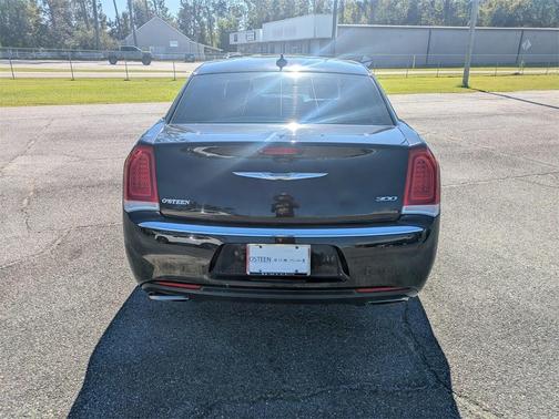 2016 Chrysler 300 Limited