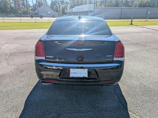 2016 Chrysler 300 Limited