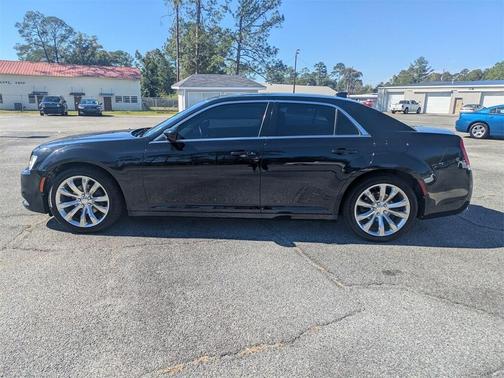 2016 Chrysler 300 Limited