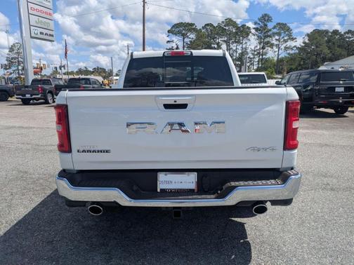 Ivory White Tri-Coat Pearl 2026 RAM 1500 Laramie