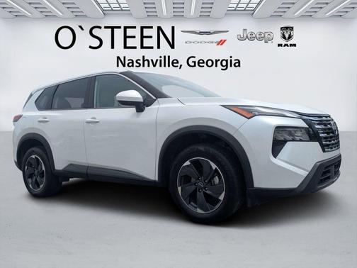 Everest White P 2025 Nissan Rogue SV
