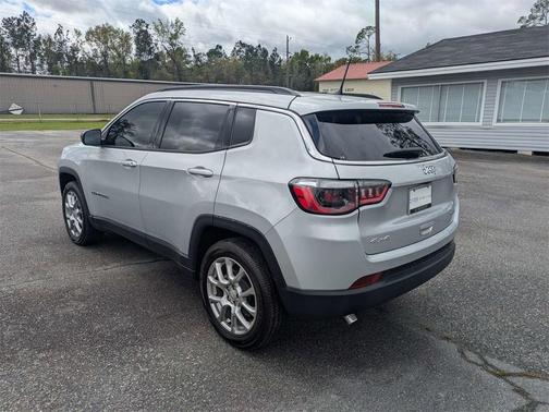 2024 Jeep Compass Latitude Lux