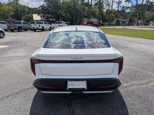 Snow White Pearl 2025 Kia K4