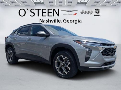 Sterling Gray Metallic 2025 Chevrolet Trax LT
