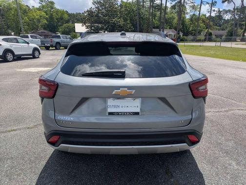 Sterling Gray Metallic 2025 Chevrolet Trax LT