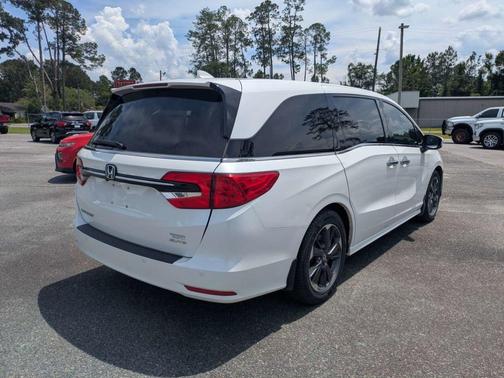 White 2022 Honda Odyssey Elite