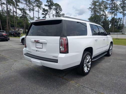 Summit White 2017 GMC Yukon XL SLT