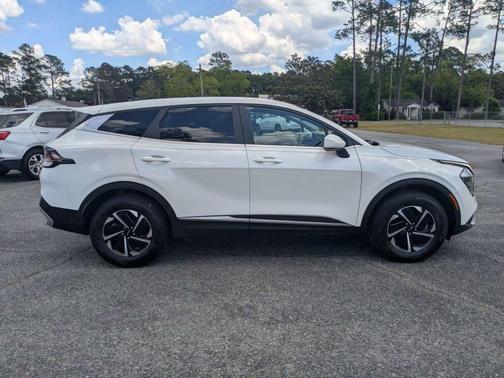 Snow White Pearl 2023 Kia Sportage Hybrid LX