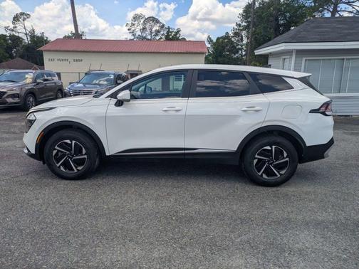 Snow White Pearl 2023 Kia Sportage Hybrid LX