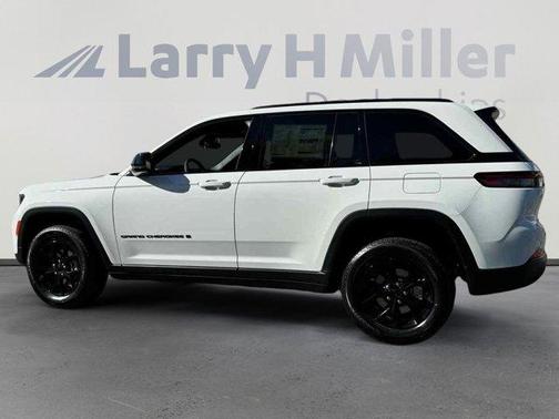 2025 Jeep Grand Cherokee Laredo