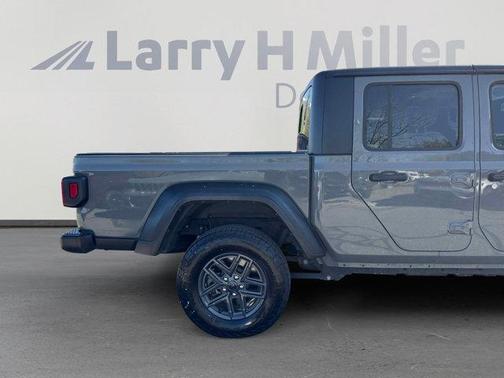 2023 Jeep Gladiator Sport