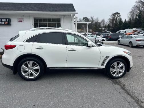 2016 INFINITI QX70 Base
