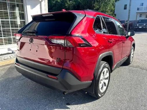 2020 Toyota RAV4 LE