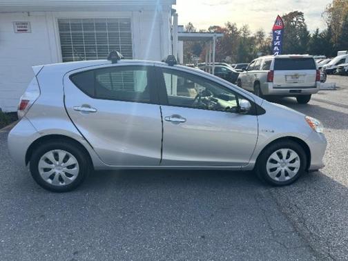 2014 Toyota Prius c Four