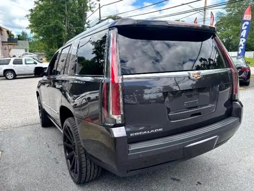 2017 Cadillac Escalade Platinum