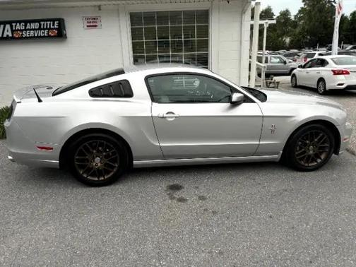 2014 Ford Mustang V6