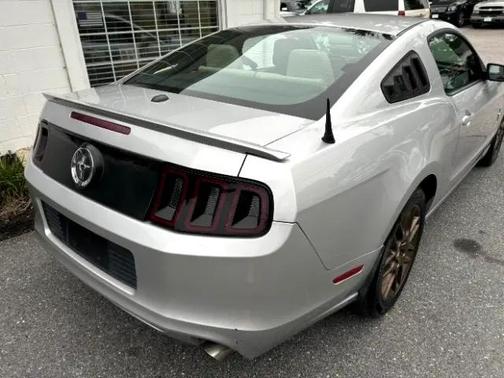 2014 Ford Mustang V6