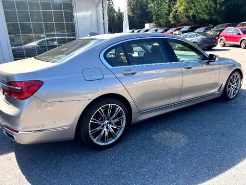 2016 BMW 750 i xDrive