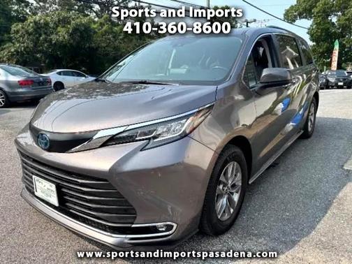 2022 Toyota Sienna XLE 8 Passenger
